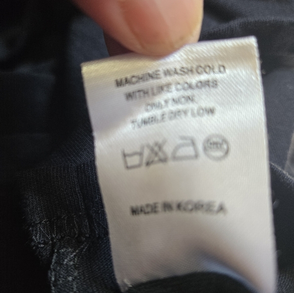 MIMI long Sleeve Black Shirt with A Graphic  Design And Bow. Size Medium - Picture 12 of 14